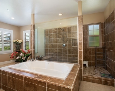 4731 Oceanridge Drive - Photo Thumbnail 18