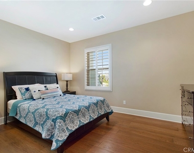 4731 Oceanridge Drive - Photo Thumbnail 12