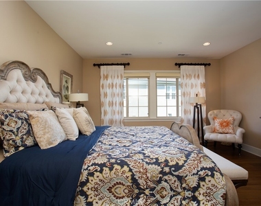 4731 Oceanridge Drive - Photo Thumbnail 11