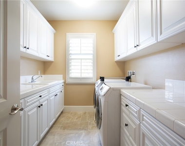 4731 Oceanridge Drive - Photo Thumbnail 17