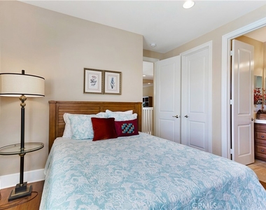 4731 Oceanridge Drive - Photo Thumbnail 14