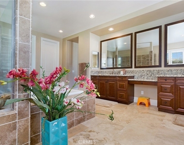 4731 Oceanridge Drive - Photo Thumbnail 19