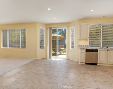 52 Willowhurst - Photo Thumbnail 5