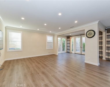 67 Elmdale - Photo Thumbnail 5