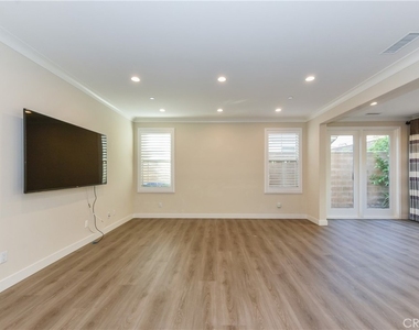 67 Elmdale - Photo Thumbnail 6