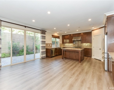 67 Elmdale - Photo Thumbnail 3
