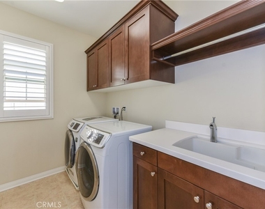 67 Elmdale - Photo Thumbnail 16