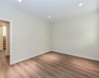 67 Elmdale - Photo Thumbnail 8
