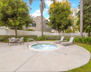 18 Parkwood - Photo Thumbnail 30