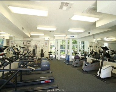 18 Parkwood - Photo Thumbnail 33
