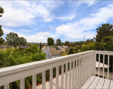 18 Parkwood - Photo Thumbnail 11