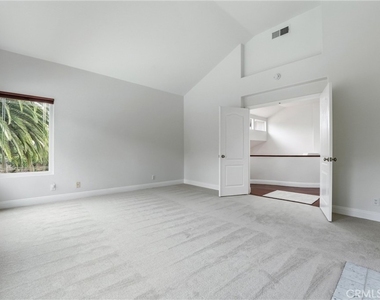 23302 Vista Carillo - Photo Thumbnail 23