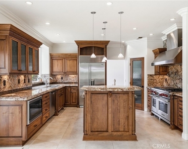 23302 Vista Carillo - Photo Thumbnail 18