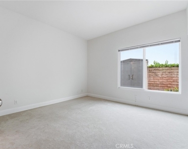 23302 Vista Carillo - Photo Thumbnail 31