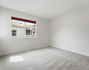 23302 Vista Carillo - Photo Thumbnail 29