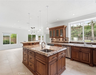 23302 Vista Carillo - Photo Thumbnail 14