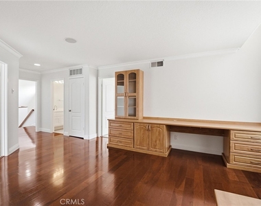 23302 Vista Carillo - Photo Thumbnail 20