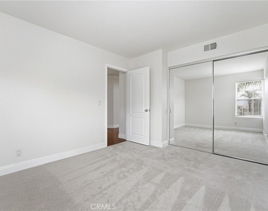 23302 Vista Carillo - Photo Thumbnail 5