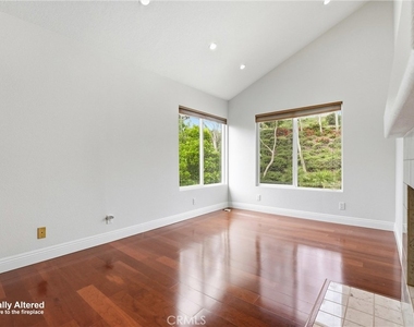 23302 Vista Carillo - Photo Thumbnail 2