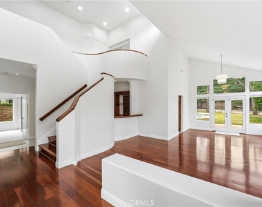 23302 Vista Carillo - Photo Thumbnail 10