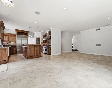 23302 Vista Carillo - Photo Thumbnail 13