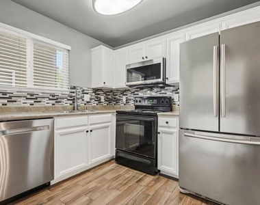2536 White Oak Place - Photo Thumbnail 2