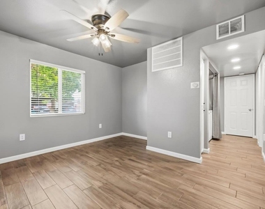 2536 White Oak Place - Photo Thumbnail 11