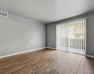 2536 White Oak Place - Photo Thumbnail 6