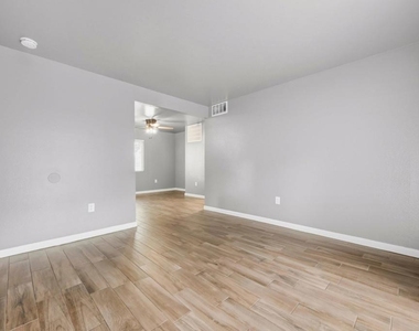 2536 White Oak Place - Photo Thumbnail 8