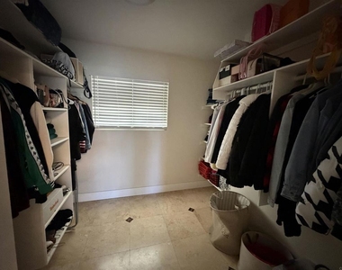 911 Dale Ct - Photo Thumbnail 13