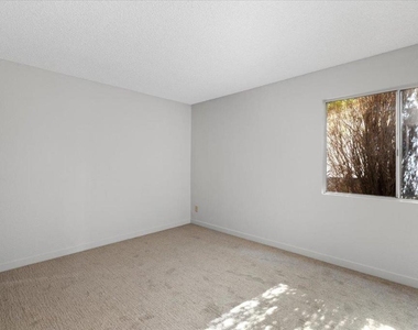 31318 Club Vista Ln - Photo Thumbnail 14