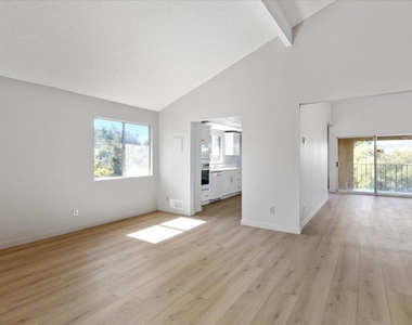 31318 Club Vista Ln - Photo Thumbnail 2
