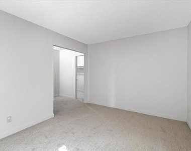 31318 Club Vista Ln - Photo Thumbnail 15