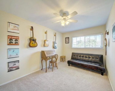 1024 Locust Street - Photo Thumbnail 9