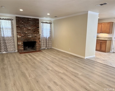 6074 Palm Avenue - Photo Thumbnail 3