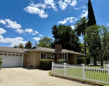 6074 Palm Avenue - Photo Thumbnail 2