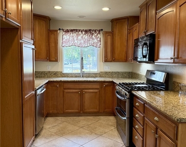 6074 Palm Avenue - Photo Thumbnail 6