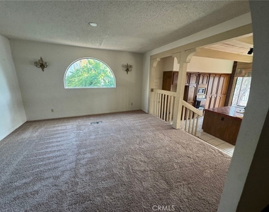 22244 San Joaquin Drive W - Photo Thumbnail 17