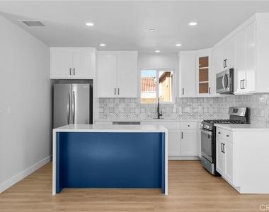 3223 Lanfranco Street - Photo Thumbnail 12