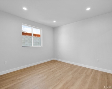 3223 Lanfranco Street - Photo Thumbnail 7