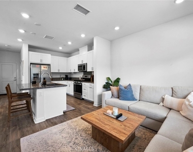 3959 Lavine - Photo Thumbnail 20