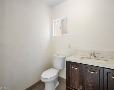 532 W Harvard St - Photo Thumbnail 9