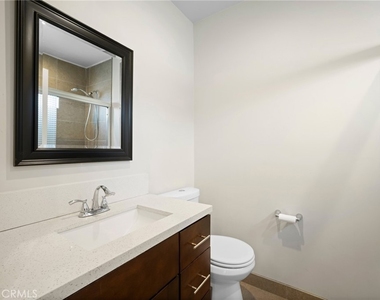 532 W Harvard St - Photo Thumbnail 16