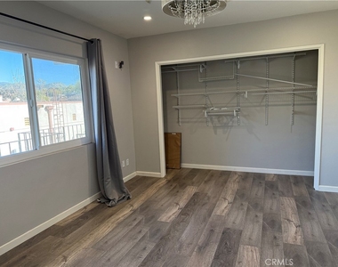10749 New Haven Street - Photo Thumbnail 2