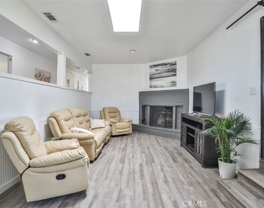 7033 W Avenue A2 - Photo Thumbnail 18