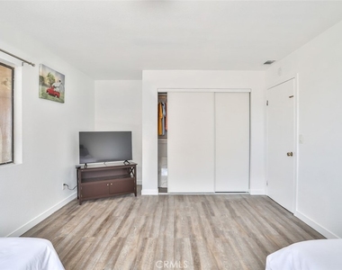 7033 W Avenue A2 - Photo Thumbnail 28