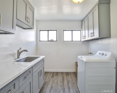 7033 W Avenue A2 - Photo Thumbnail 35