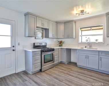 7033 W Avenue A2 - Photo Thumbnail 12
