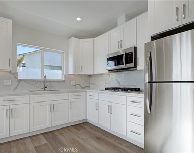 10920 Nassau Ave. - Photo Thumbnail 3