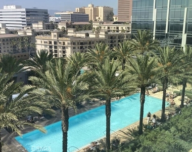 877 Francisco - Photo Thumbnail 16